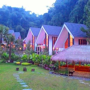 Zuri Resort Cipanas